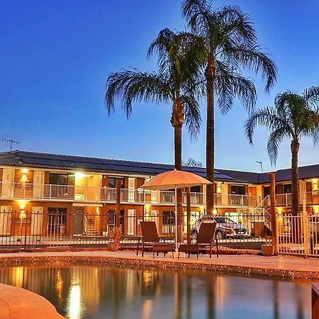 The Palms Dubbo Motel Bagian luar foto