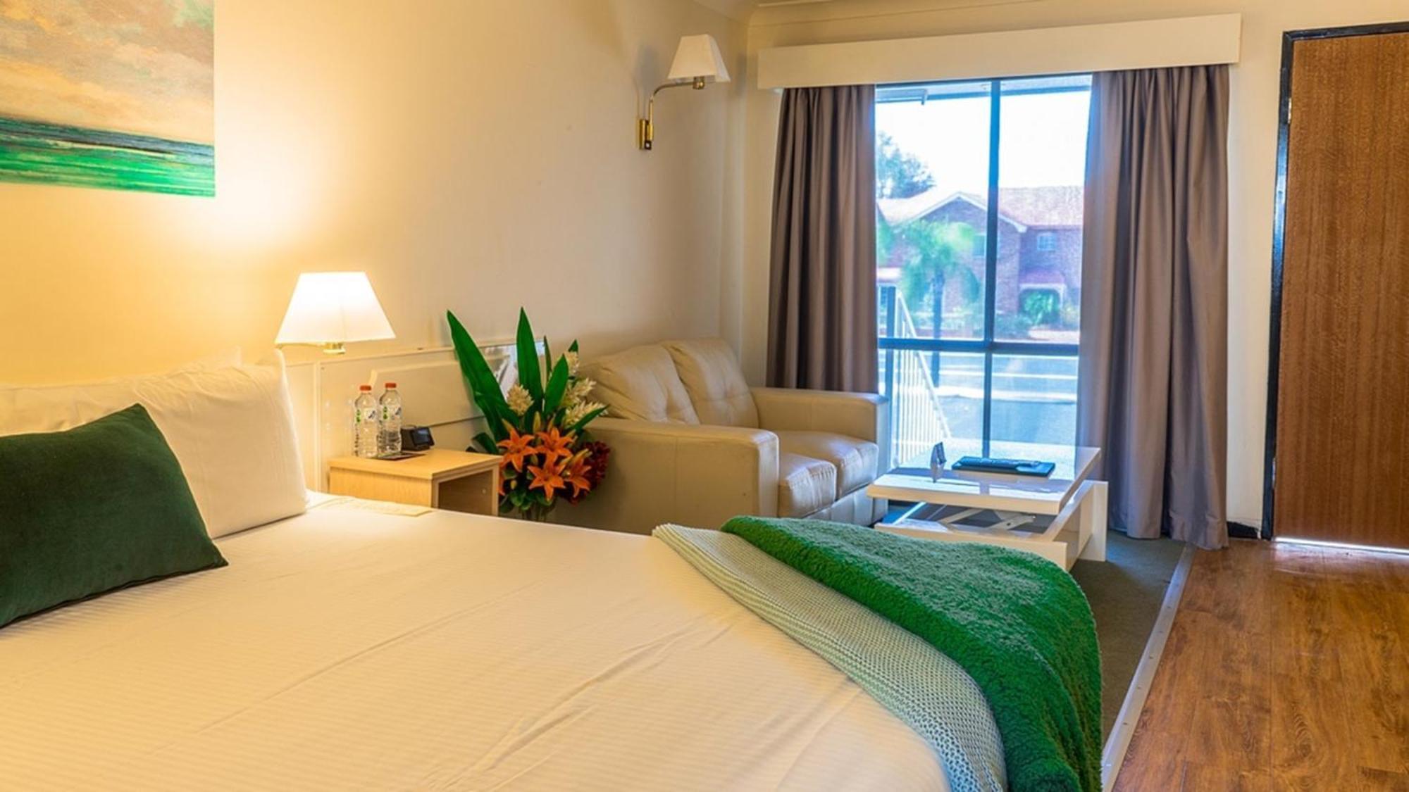 The Palms Dubbo Motel Bagian luar foto